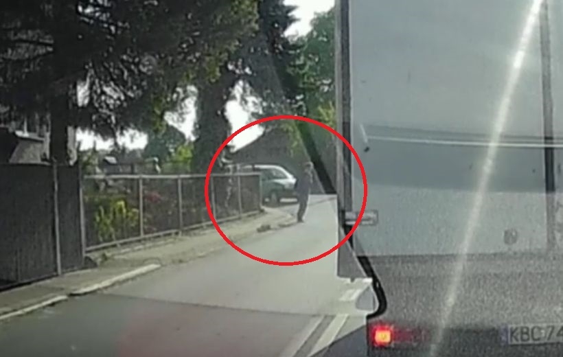 Fot. fragment filmu z kamery samochodowej