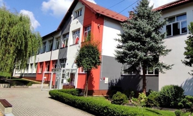 Fot. Szkoła Podstawowa w Izdebniku