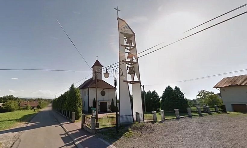 Stanisław Dolny. W miejscowym kościele doszło do skandalu - Street Google View