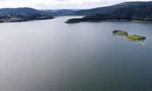 Fot. kadr z filmu Facebook/ Jezioro Mucharskie