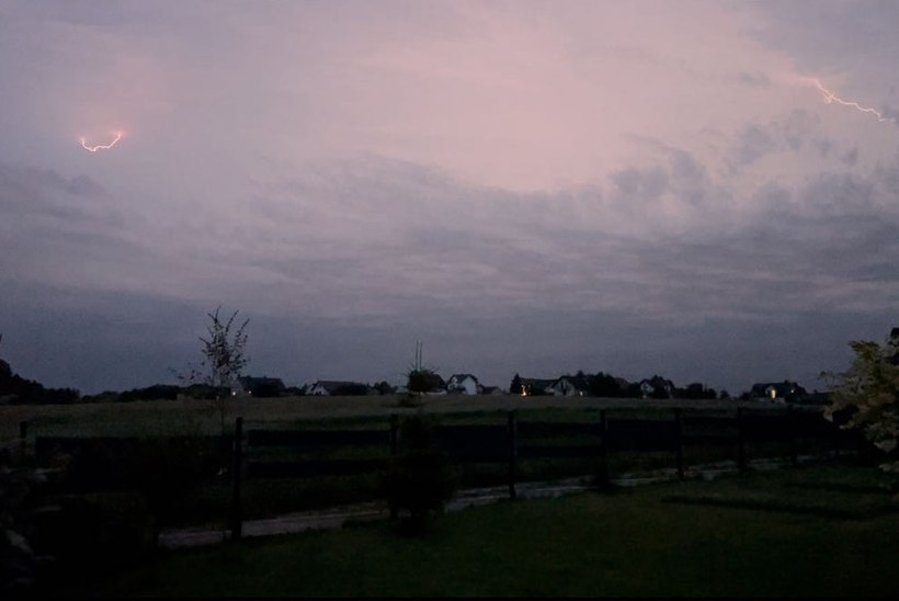 Fot. Pioruny widziane z miejscowości Chocznia