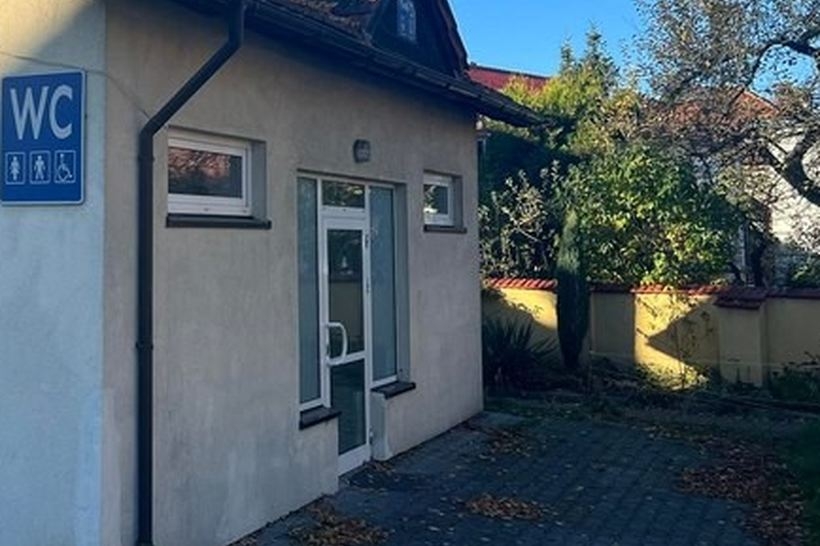 Foot. Toaleta Miejska w Wadowicach